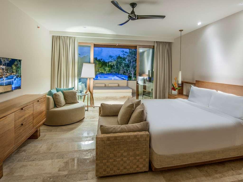 Fairmont Heritage Place Mayakoba El Marlyn Azul Room photo